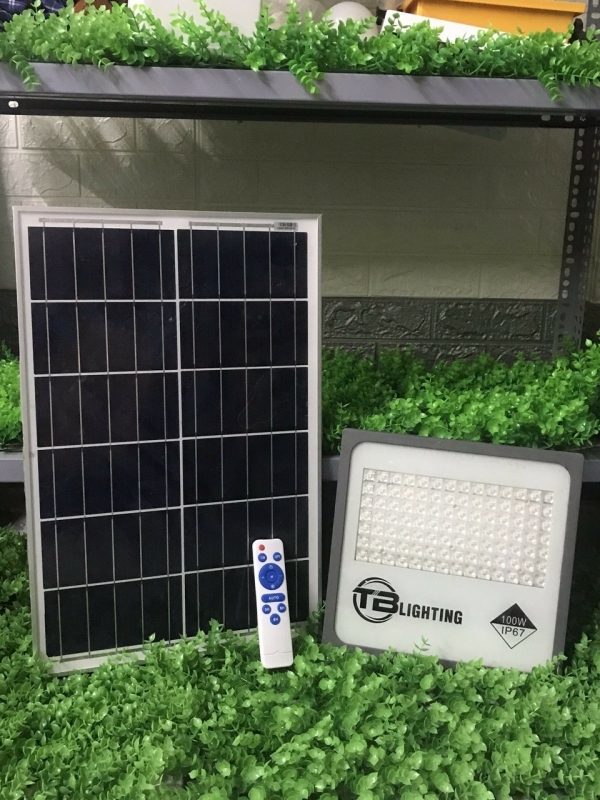 den nang luong mat troi 100w tb lighting doc quyen 600x800 - Đèn năng lượng mặt trời 100W TB LIGHTING
